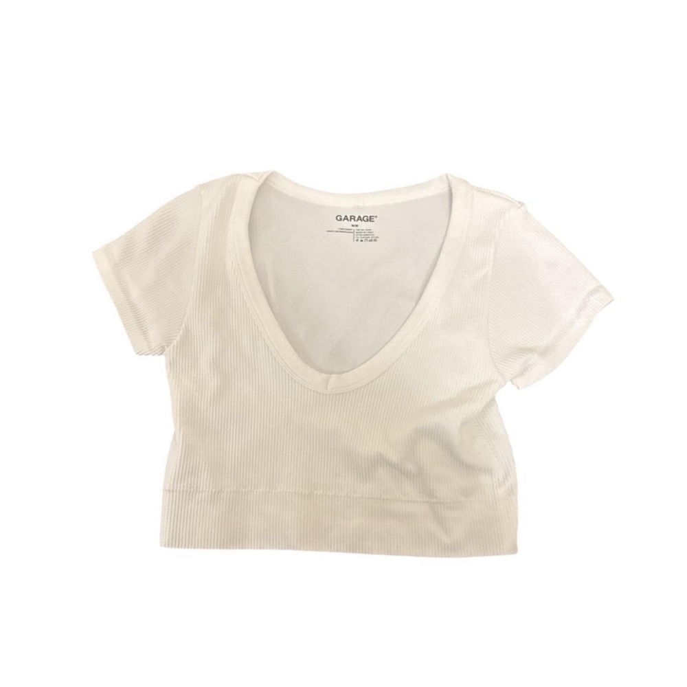 garage white cropped low neck tee